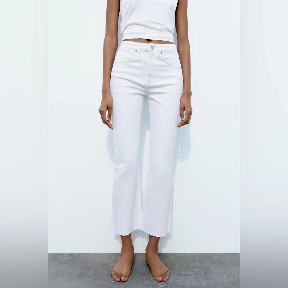Women's Black Jeans - Picture 9 of 16